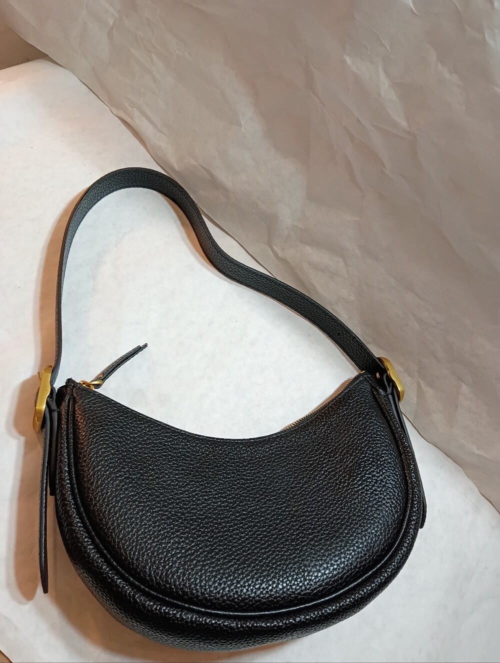 Quince Black Crescent Leather Shoulder Bag - Picture 15 of 15